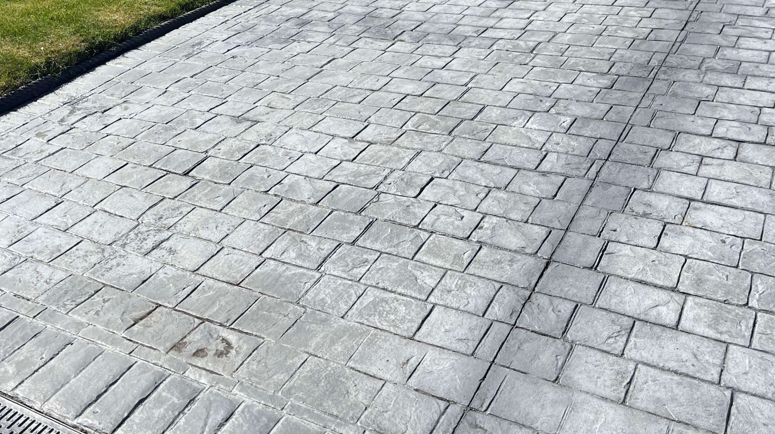 Pattern Imprinted Concrete Driveway InstallersClaygate KT10